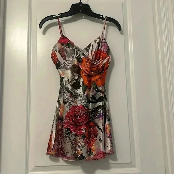 Medium Y2K Silk Feel Boutique Coastal Chic Floral Cami - Picture 13 of 16